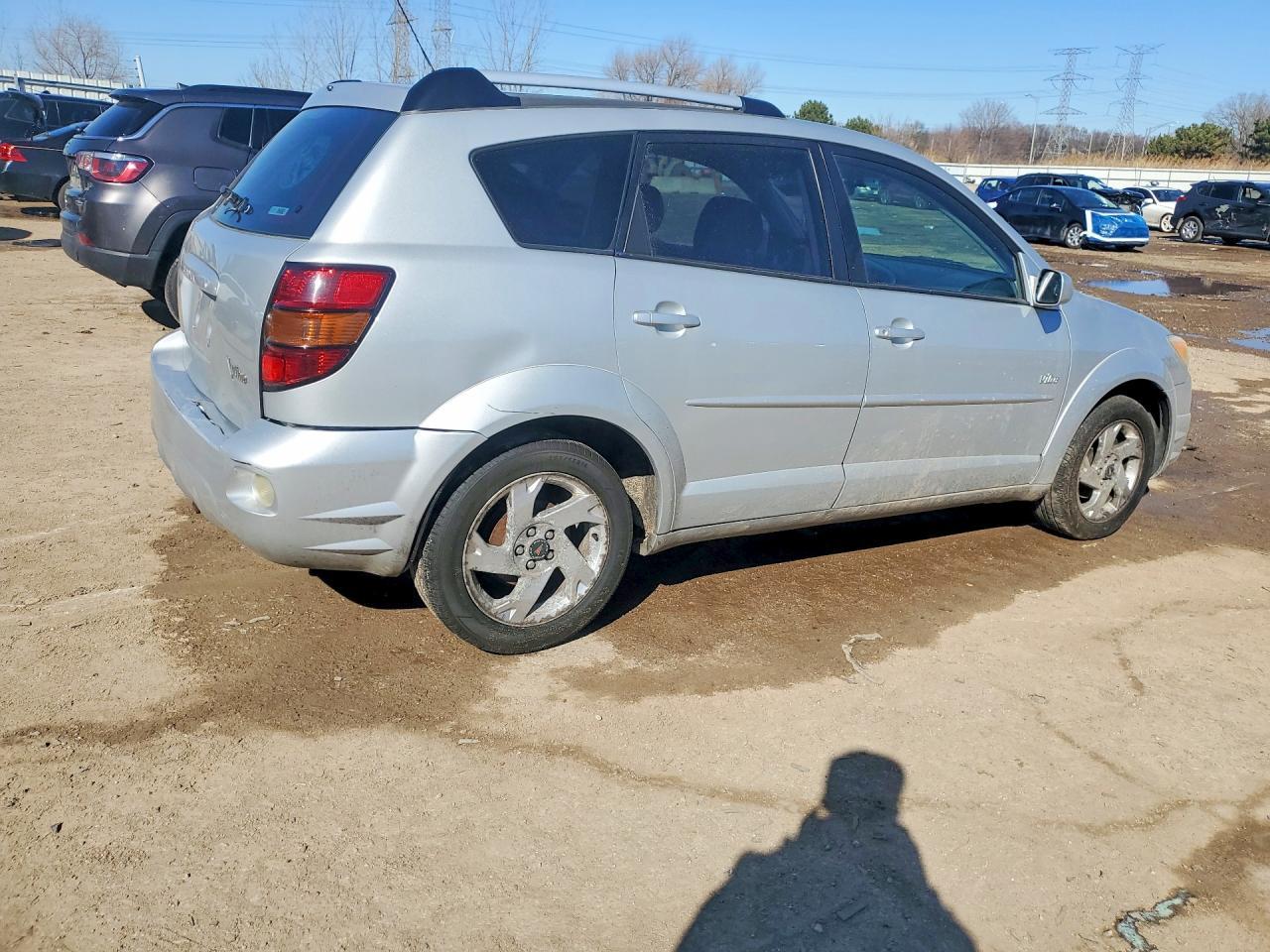 2005 Pontiac Vibe - Image 3