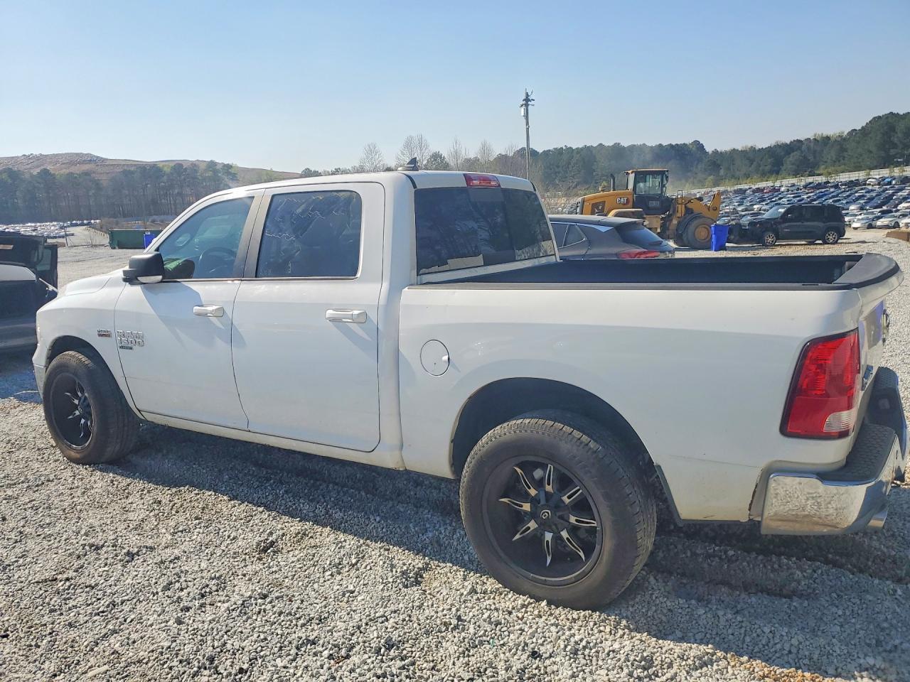 2019 Ram 1500 Classic Slt - Image 2