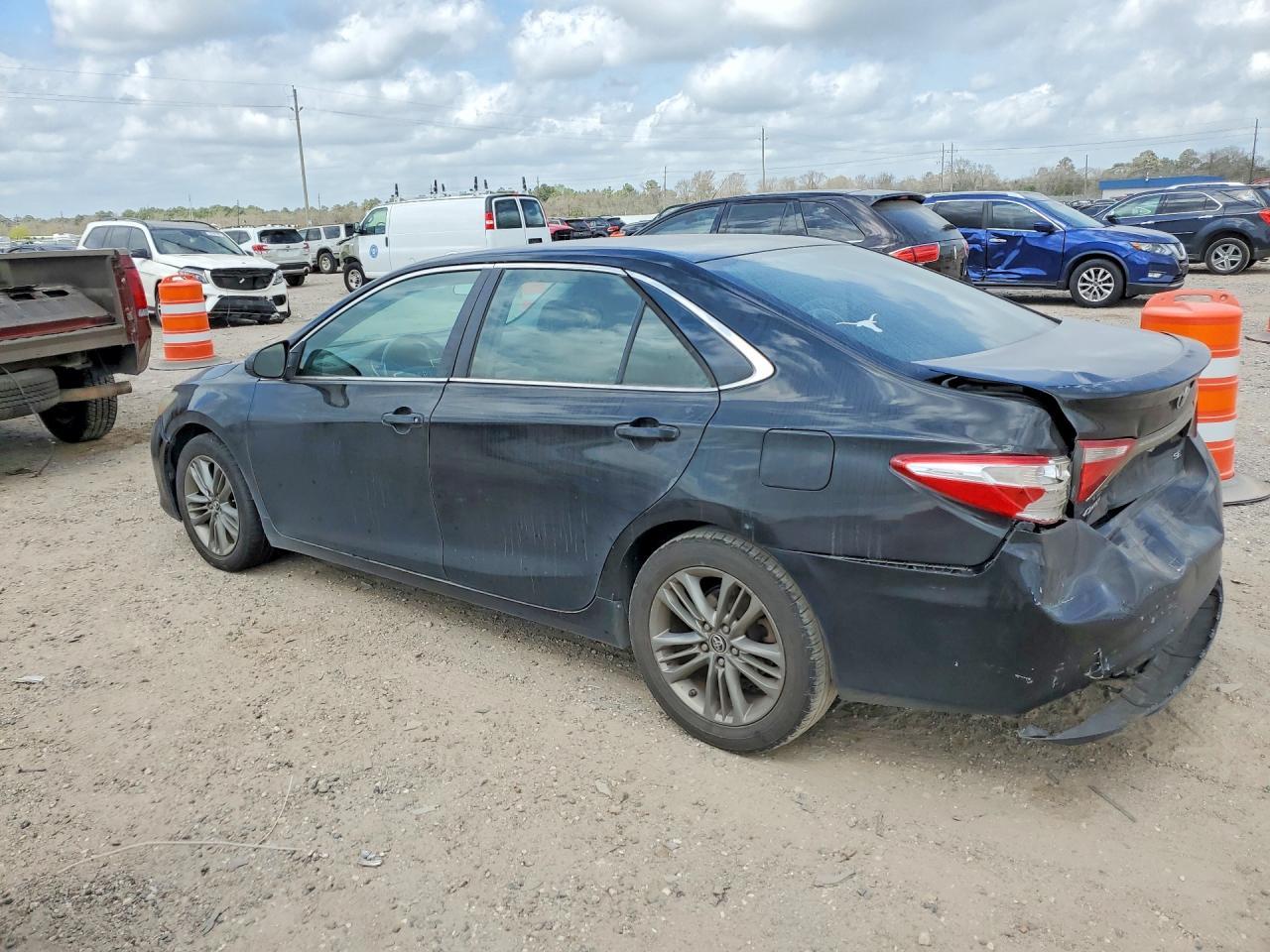 2016 Toyota Camry Se - Image 2
