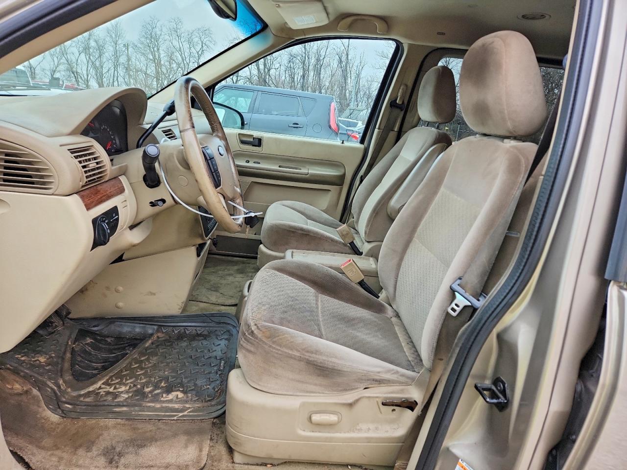2004 Ford Freestar - Фото 7