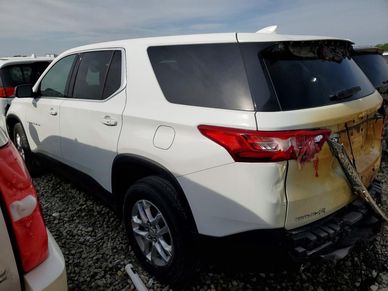 2021 Chevrolet Traverse Ls - Фото 2
