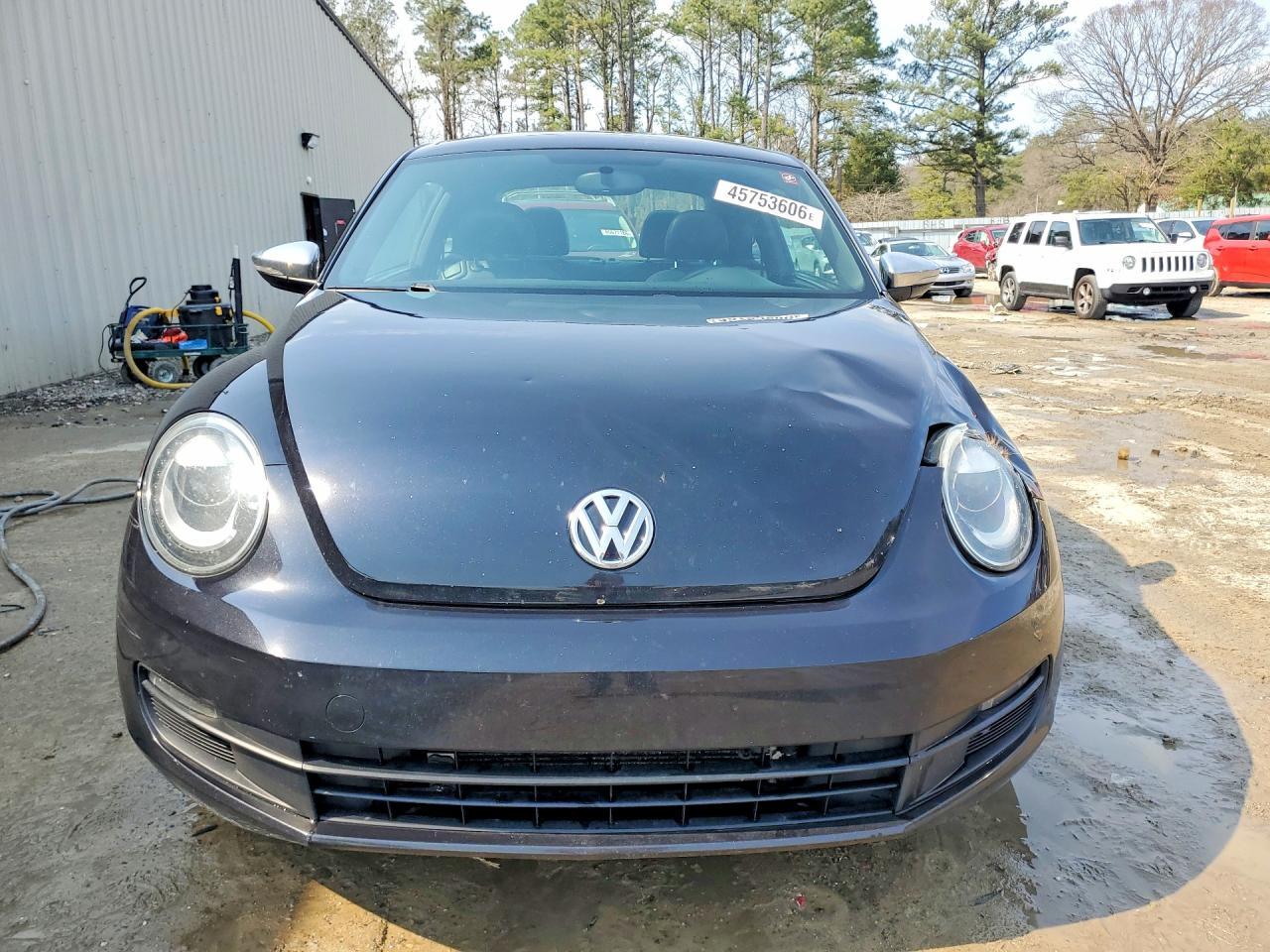 2013 Volkswagen Beetle - Image 5