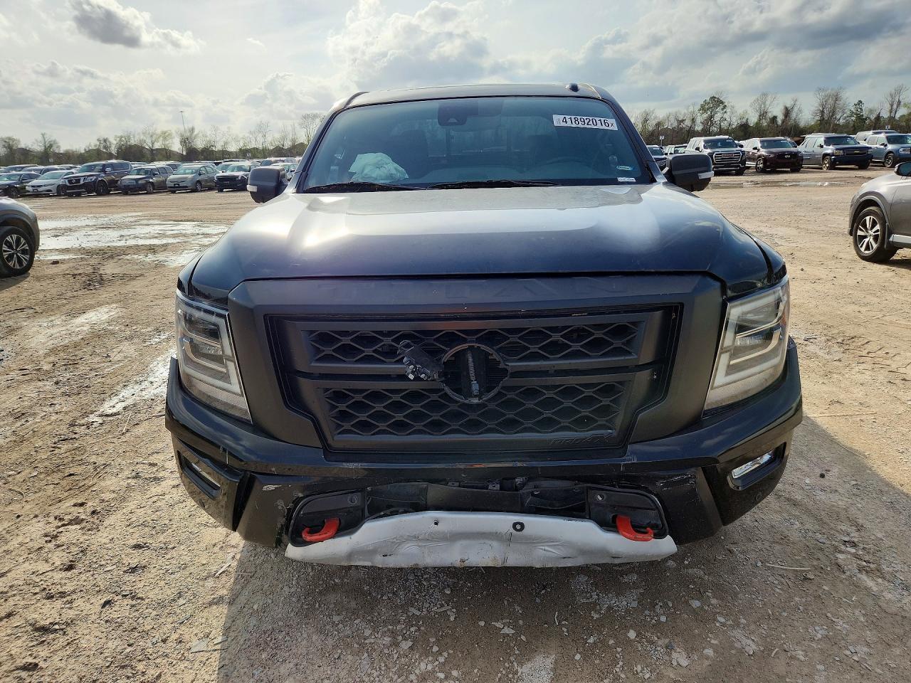 2021 Nissan Titan Pro-4X - Фото 5