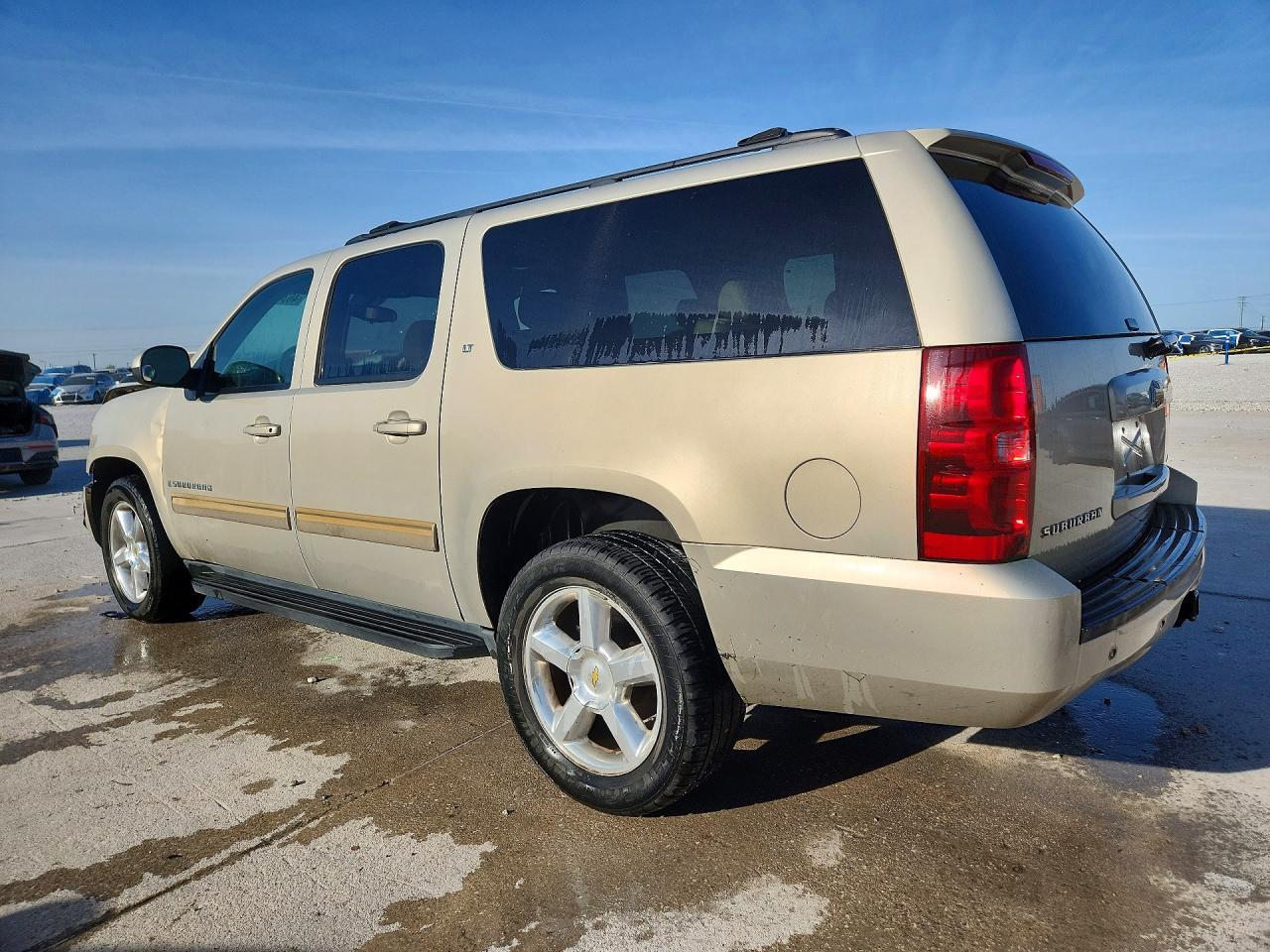 2009 Chevrolet Suburban C1500 Lt - Image 2