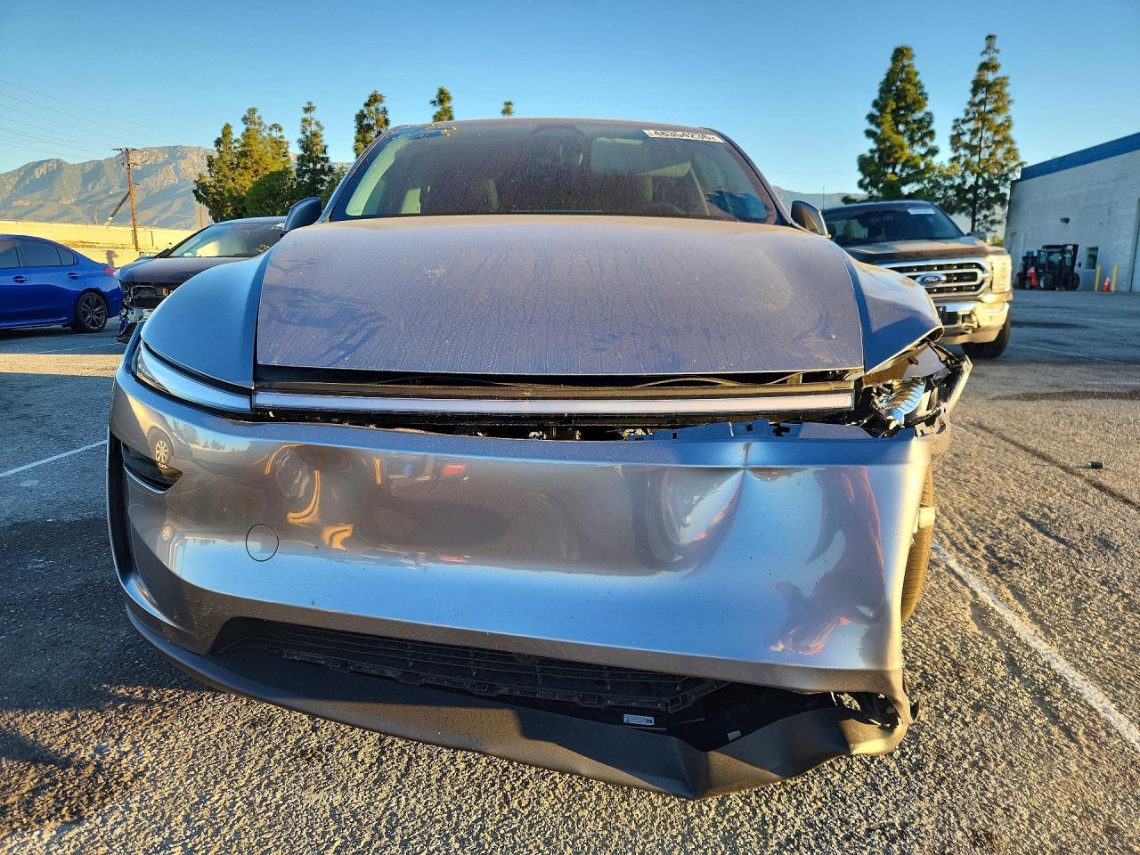 2026 Tesla Model Y - Фото 5