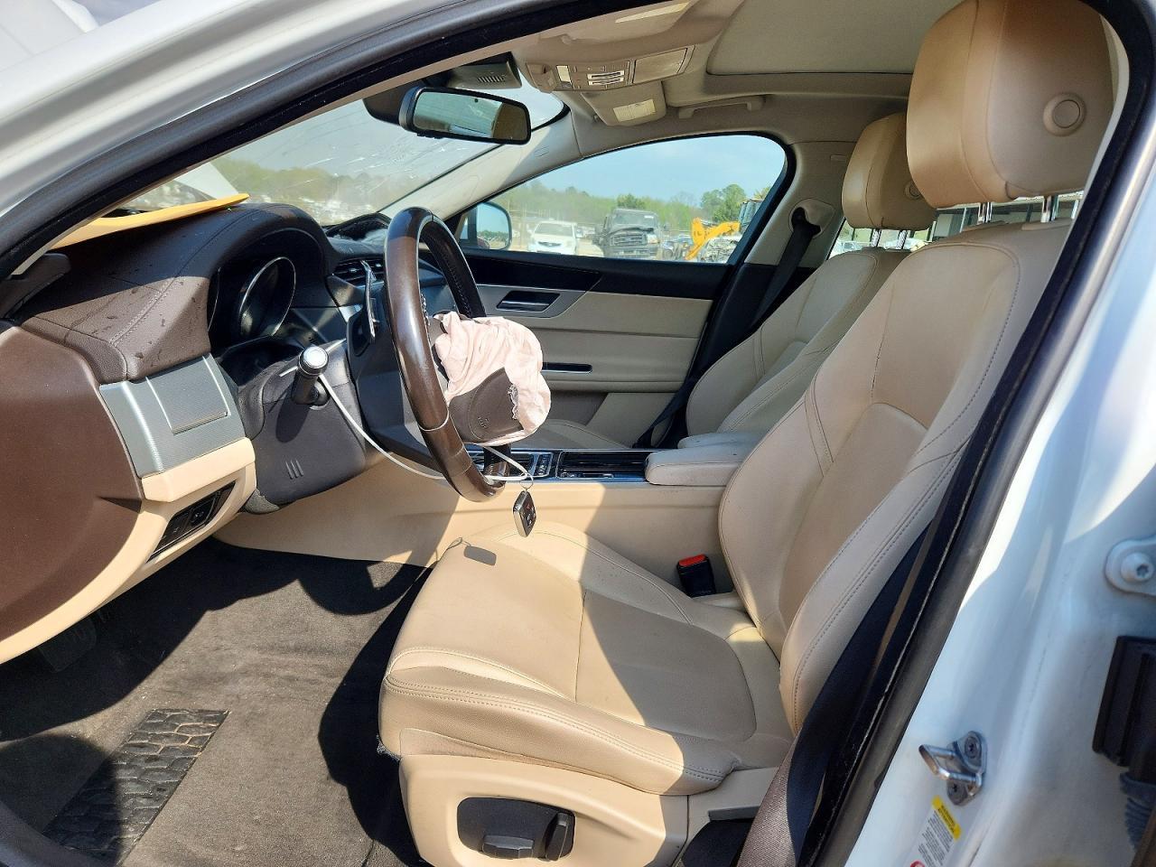 2018 Jaguar Xf Premium - Image 7