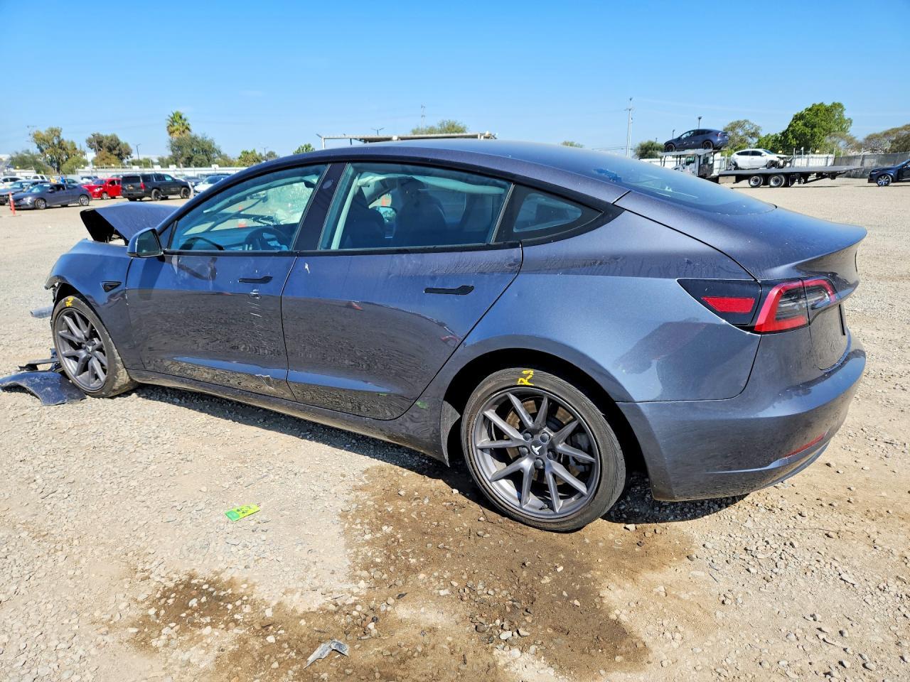 2023 Tesla Model 3 - Фото 2