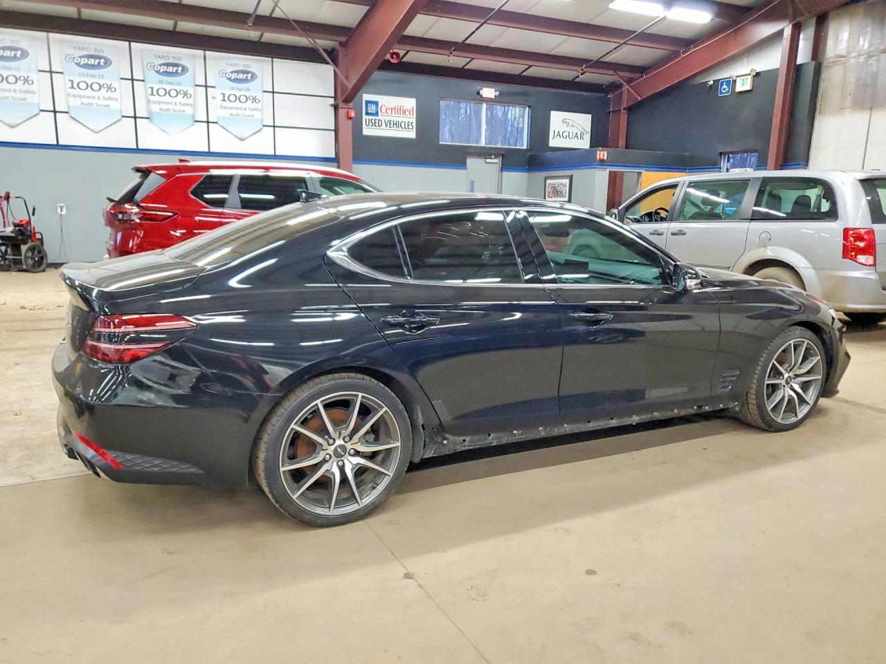 2022 Genesis G70 2.0T - Фото 3