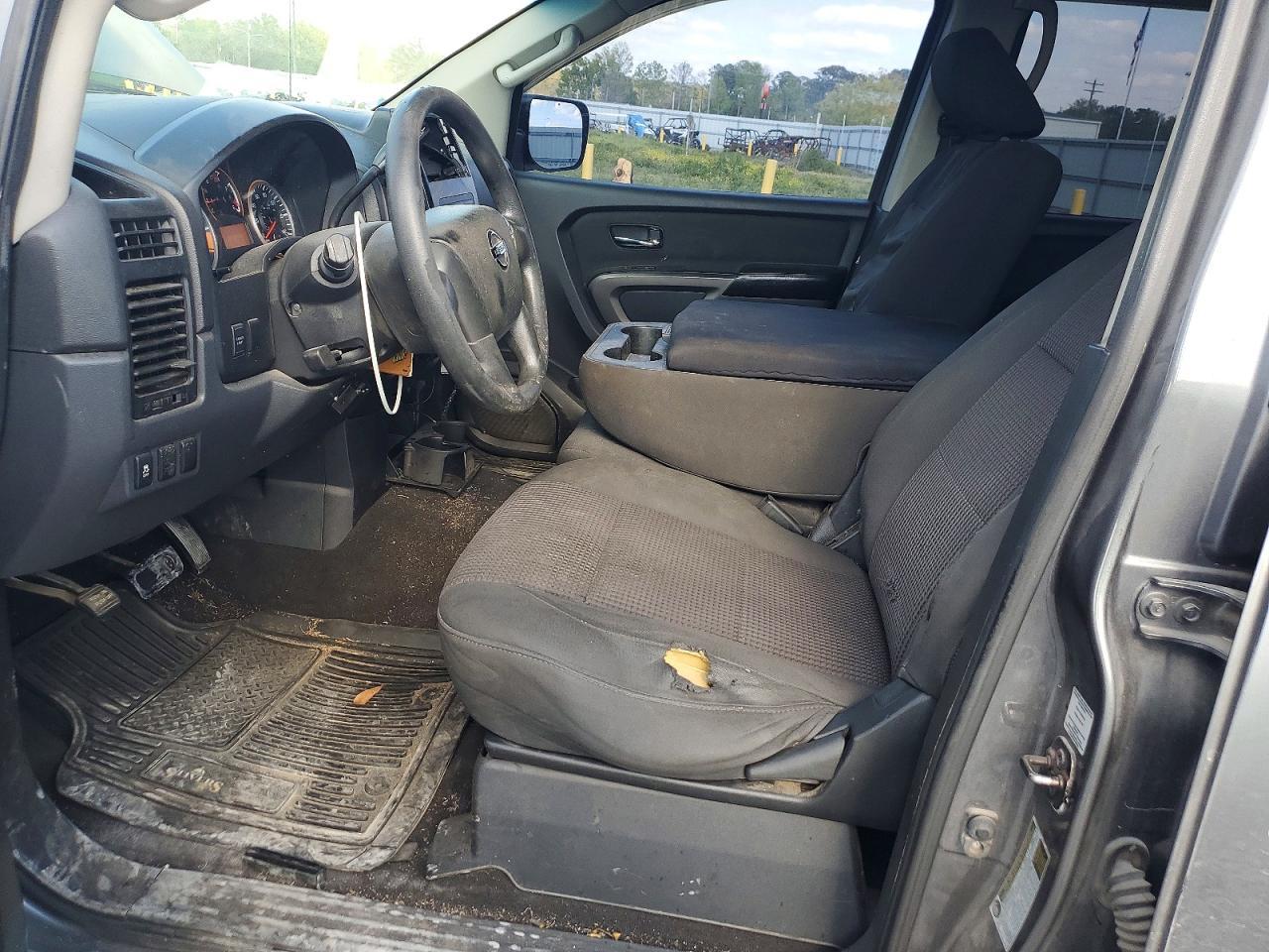 2015 Nissan Titan Sv - Image 7