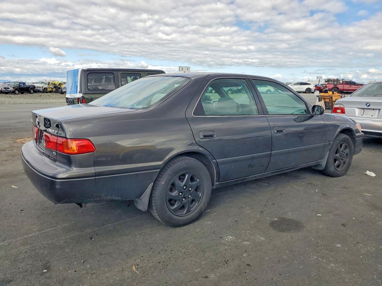2001 Toyota Camry Le V6 - Image 3