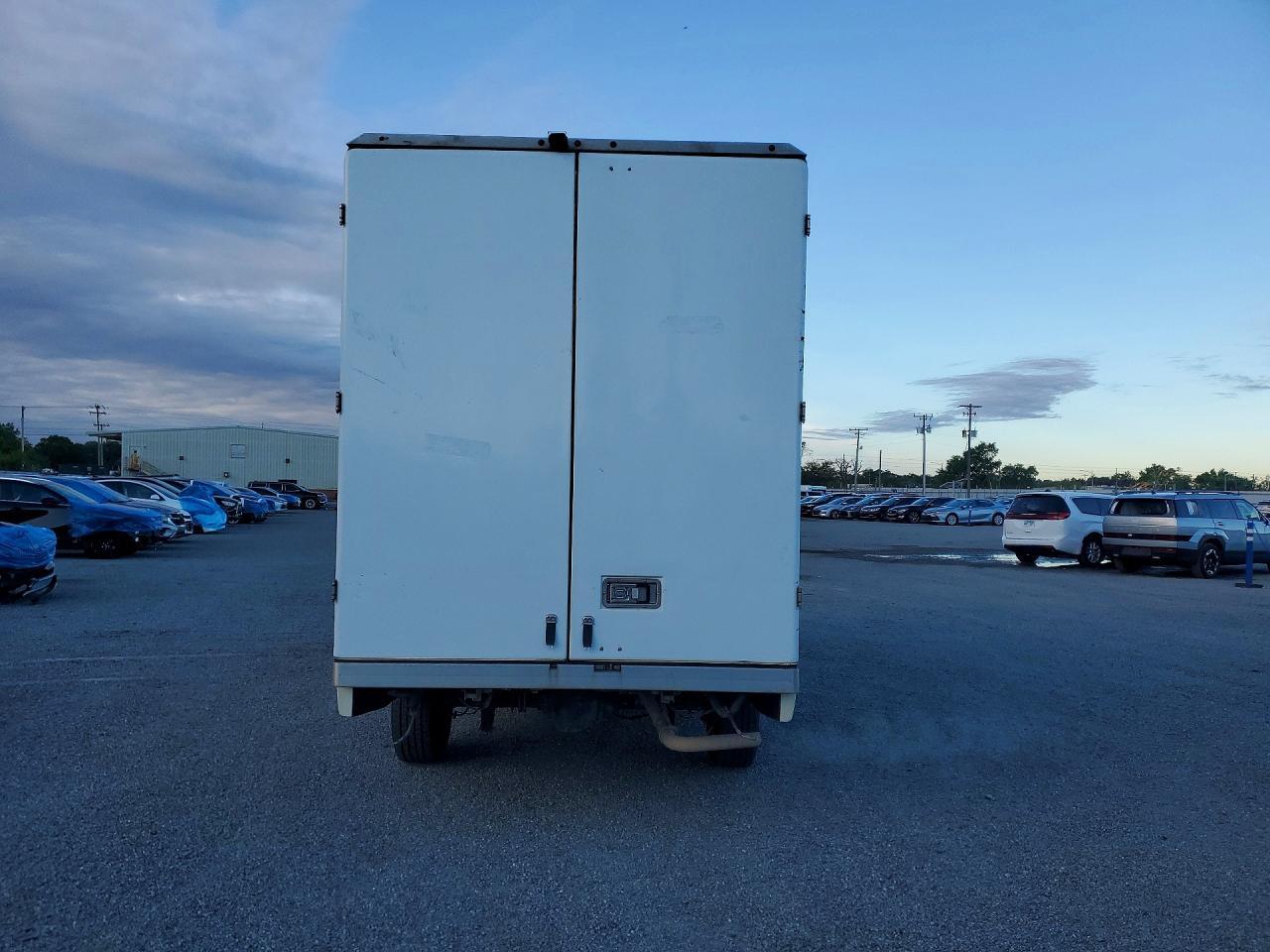 2020 Ford Transit Delivery Truck - Фото 6