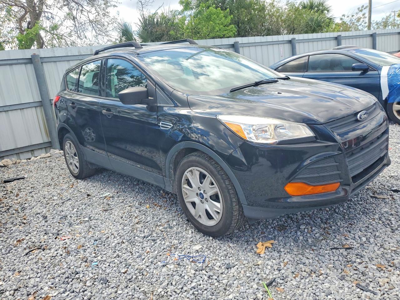 2014 Ford Escape S - Фото 4
