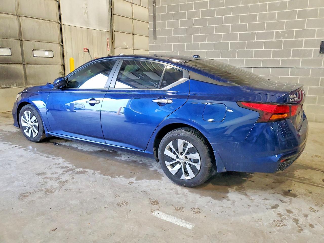 2019 Nissan Altima - Фото 2