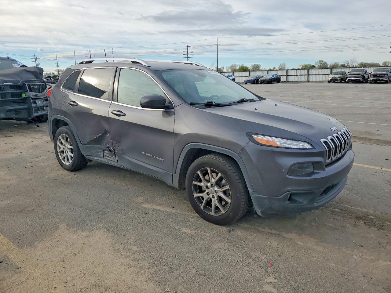 2017 Jeep Cherokee Latitude - Image 4