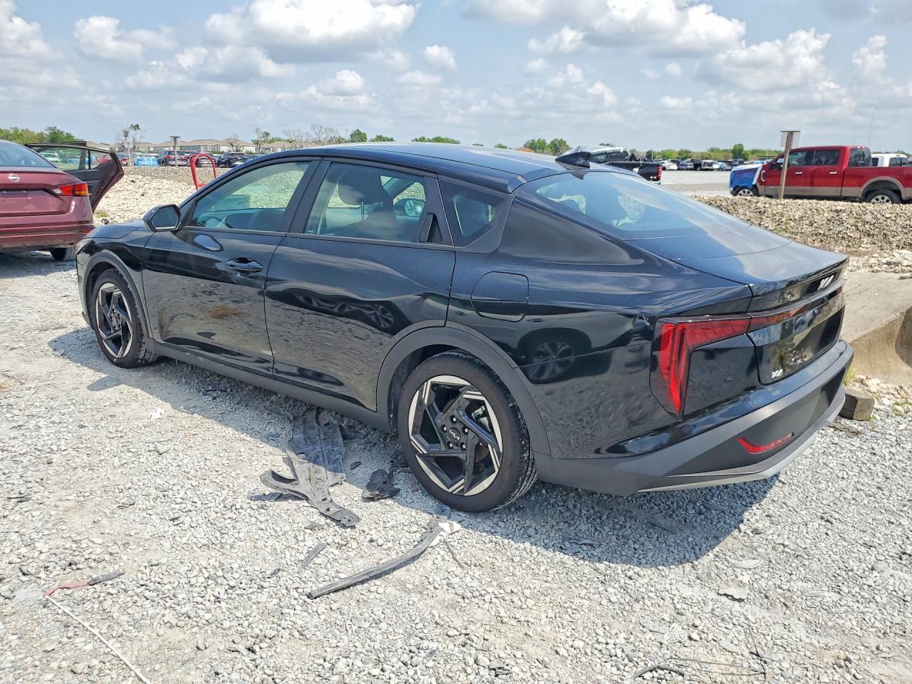 2025 Kia K4 Lxs - Image 2