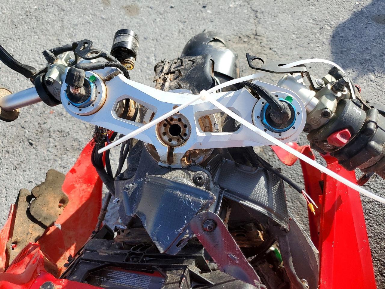 2024 Ducati Panigale V4S - Image 7