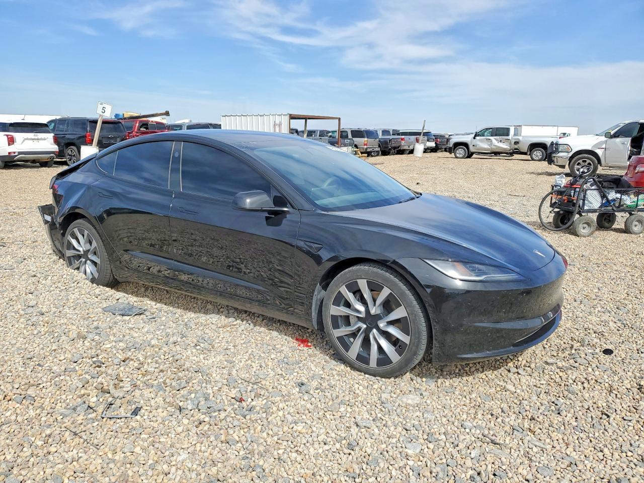 2024 Tesla Model 3 - Фото 4