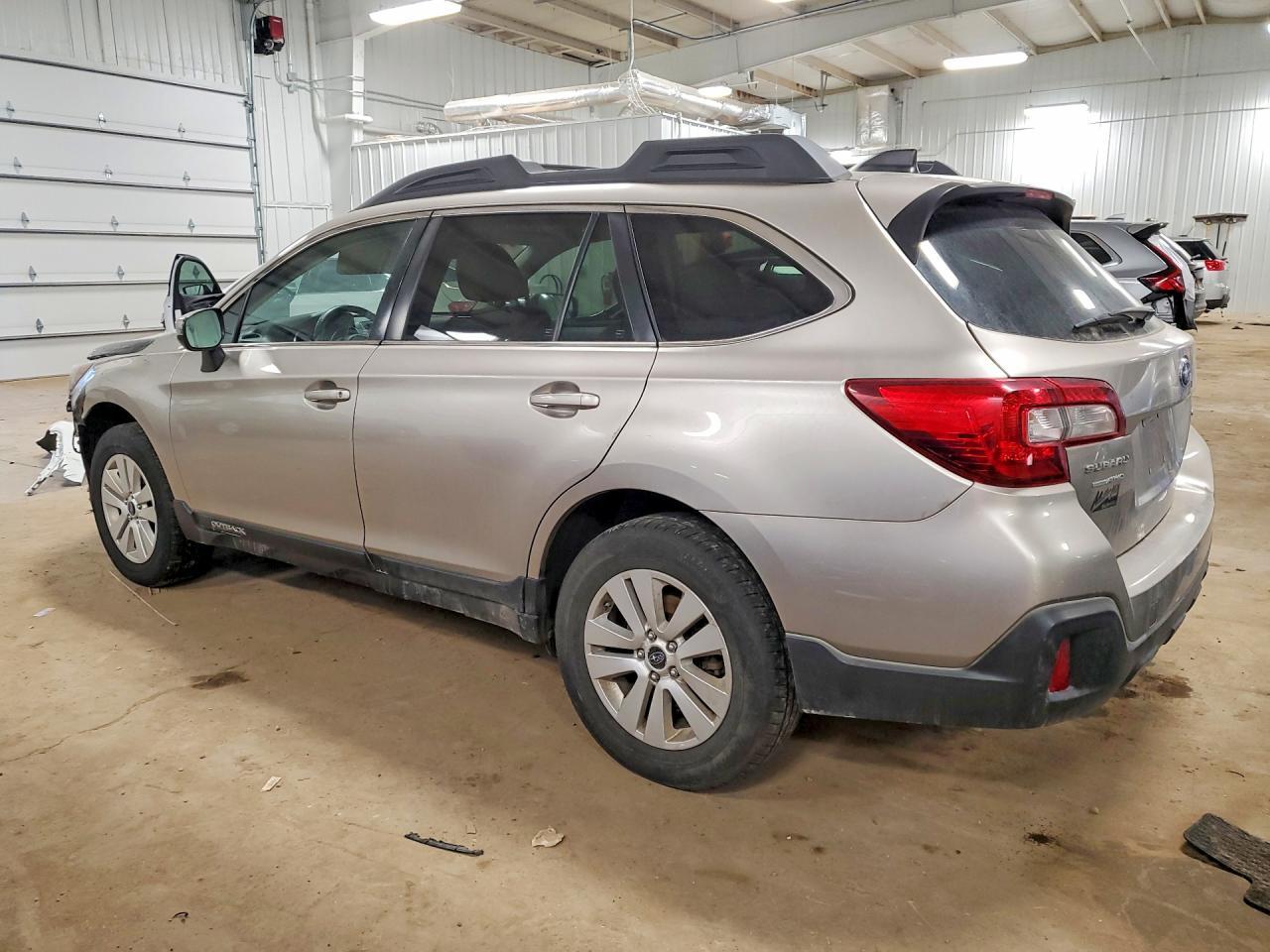 2019 Subaru Outback 2.5I Premium - Image 2