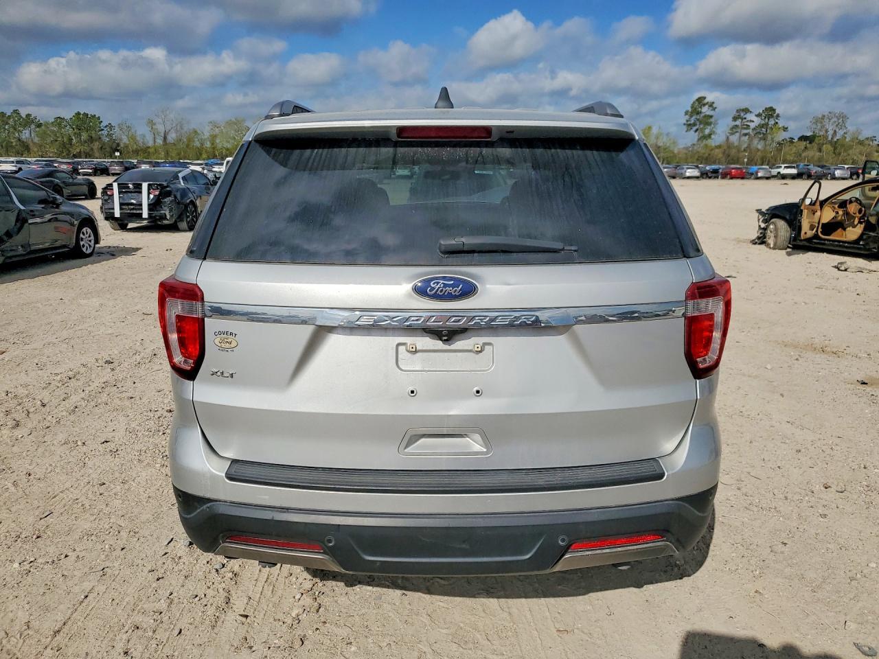 2019 Ford Explorer Xlt - Фото 6