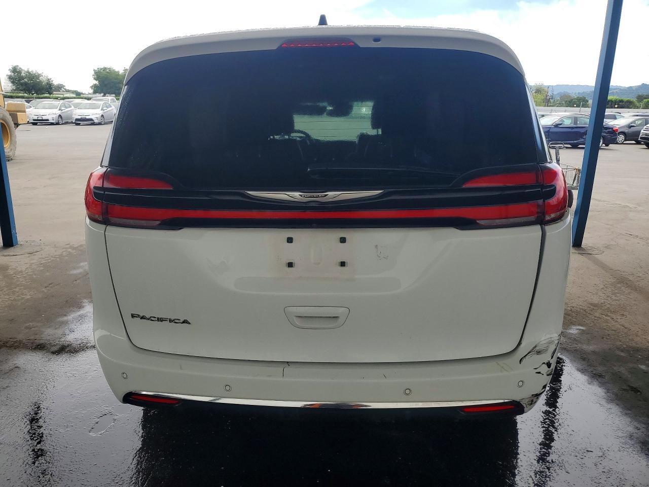 2025 Chrysler Pacifica - Image 6