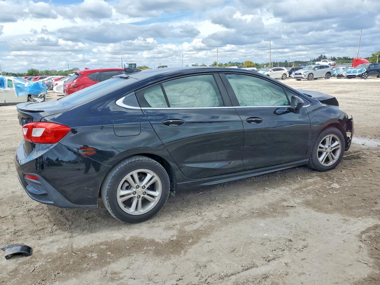 2017 Chevrolet Cruze Lt - Фото 3