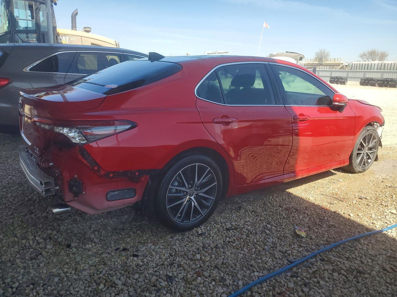 2024 Toyota Camry Xle - Фото 3