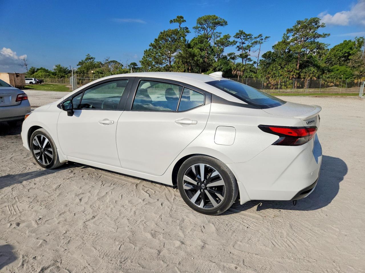 2021 Nissan Versa Sr - Image 2