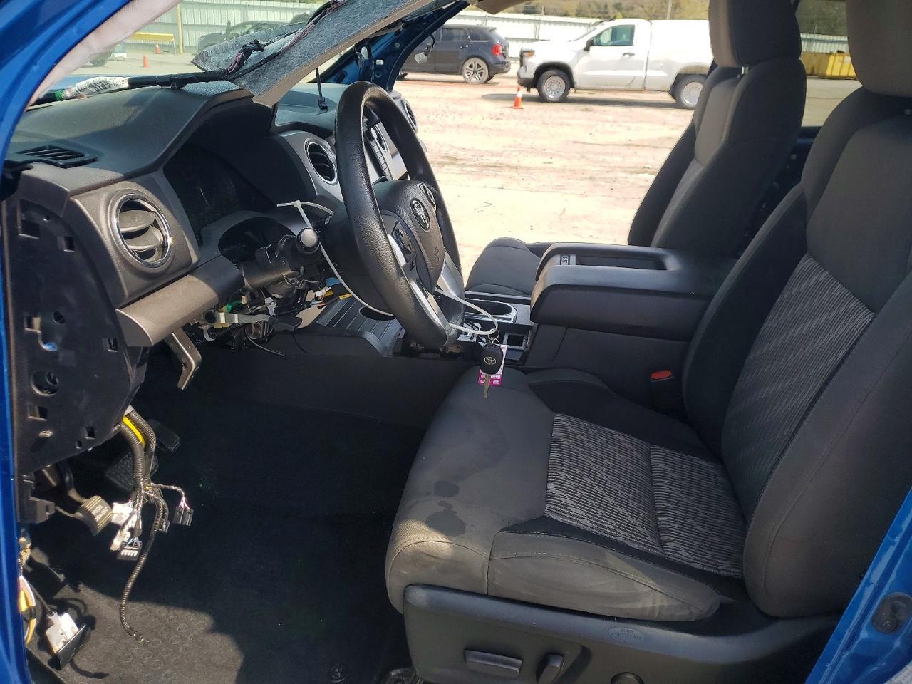 2018 Toyota Tundra Sr5 - Image 7