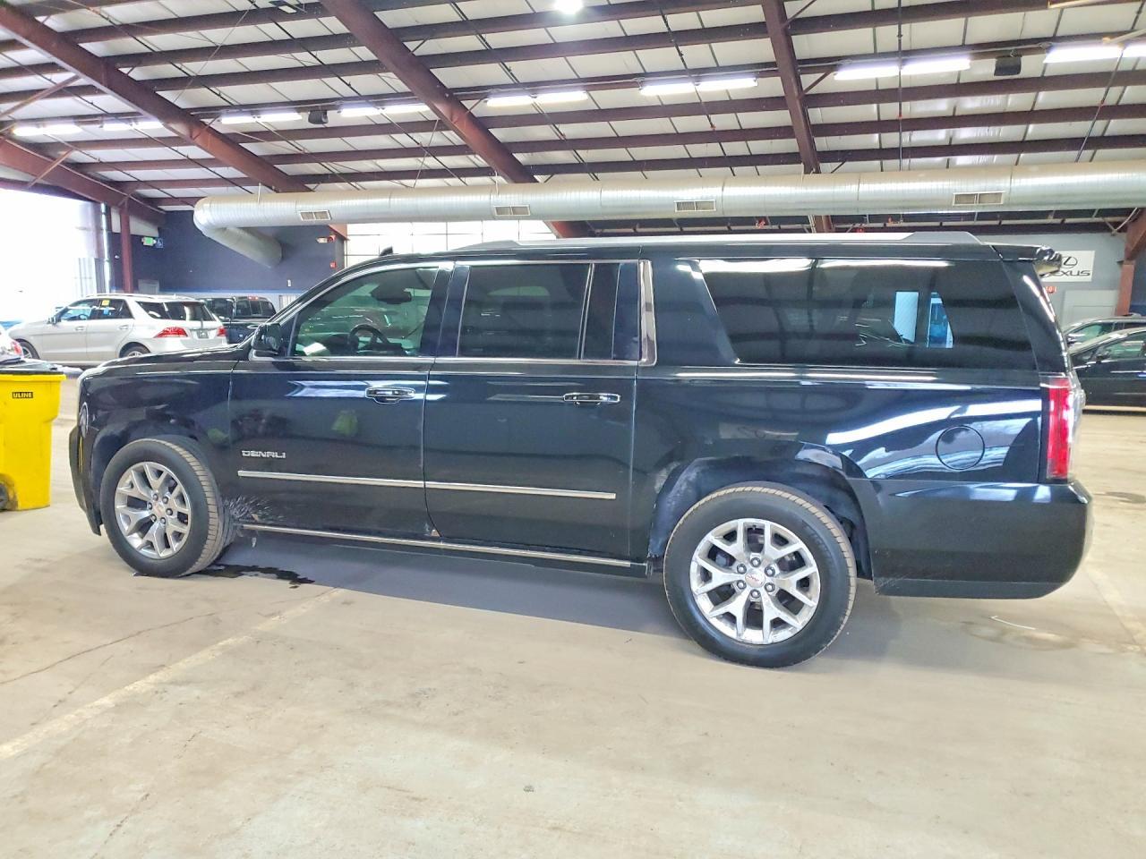 2016 GMC Yukon Xl Denali - Фото 2