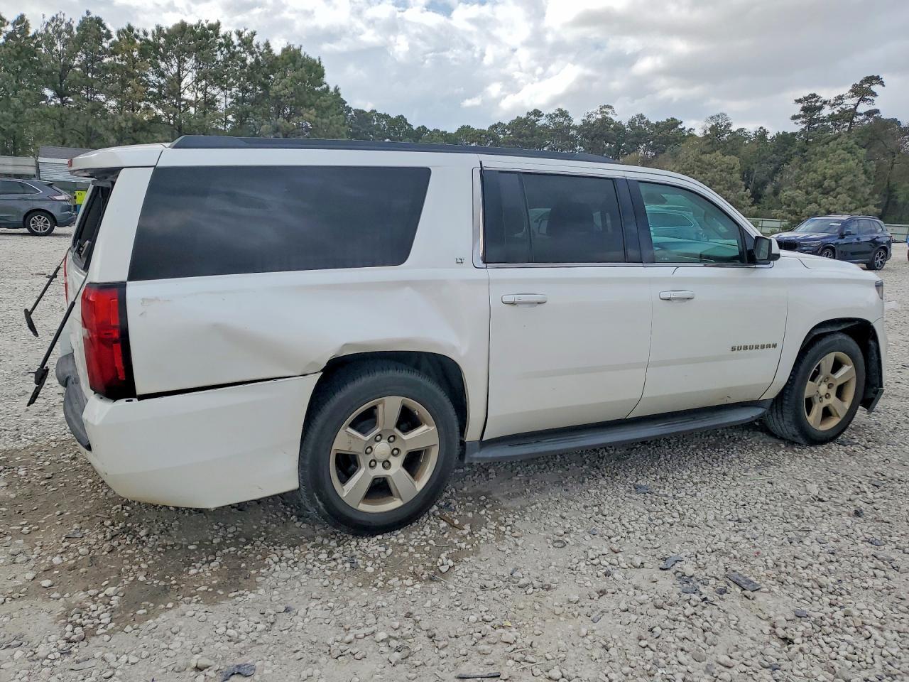2017 Chevrolet Suburban C1500 Lt - Фото 3
