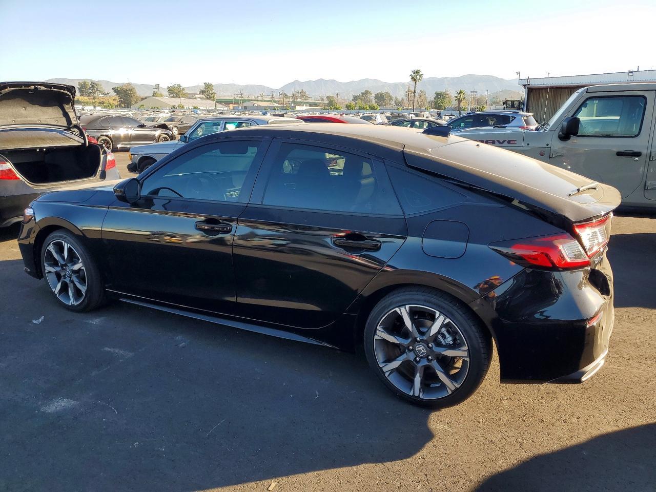 2025 Honda Civic Sport Touring - Фото 2