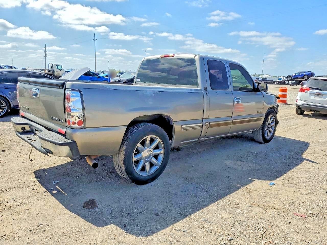 2002 Chevrolet Silverado C1500 - Фото 3