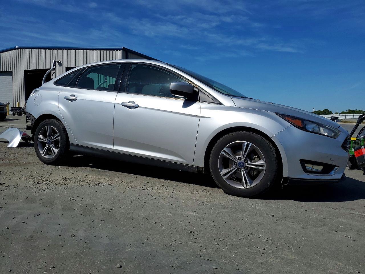 2018 Ford Focus Se - Image 4