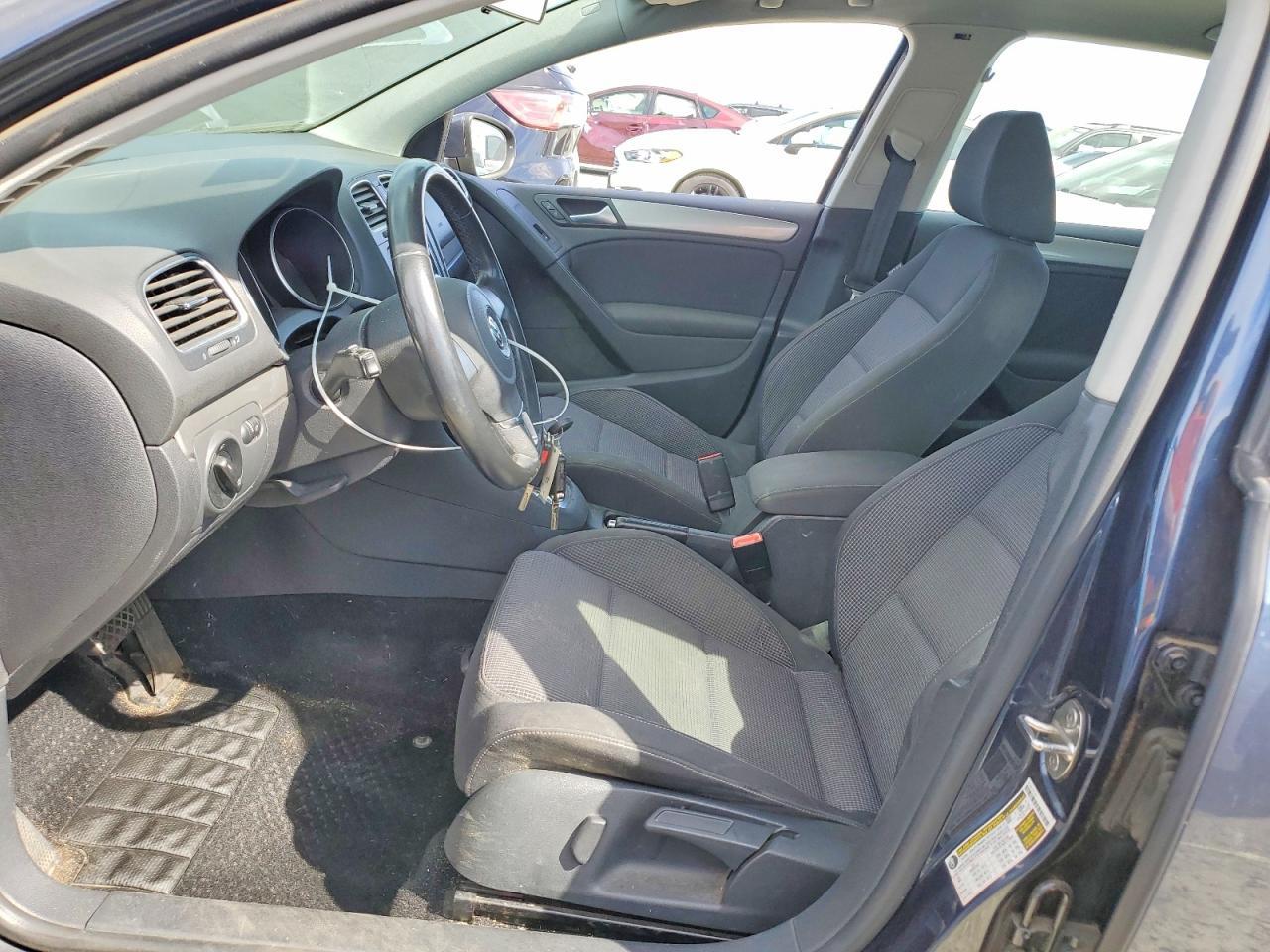 2013 Volkswagen Golf - Image 7