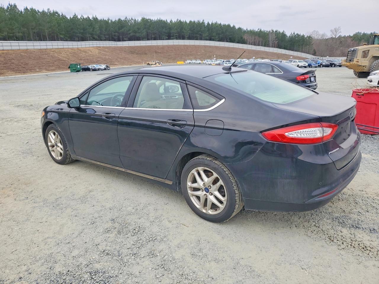 2016 Ford Fusion Se - Image 2