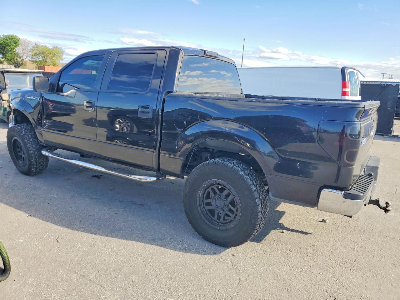 2013 Ford F150 - Image 2