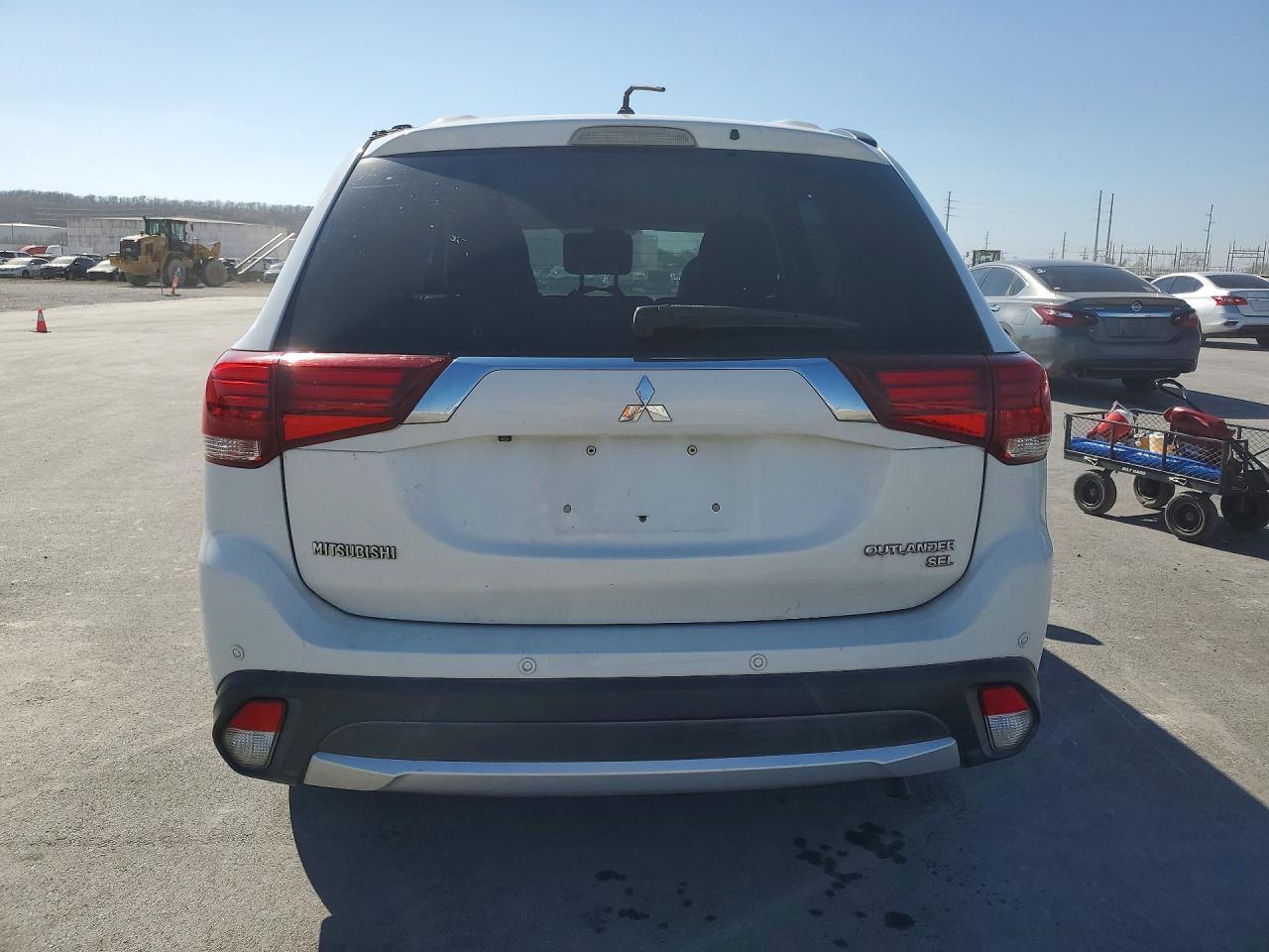 2016 Mitsubishi Outlander Se - Image 6