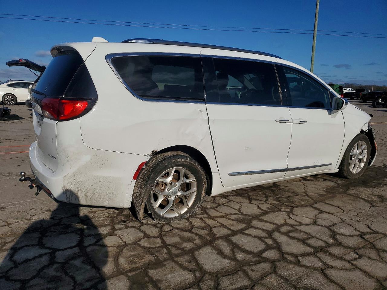 2020 Chrysler Pacifica Limited - Фото 3