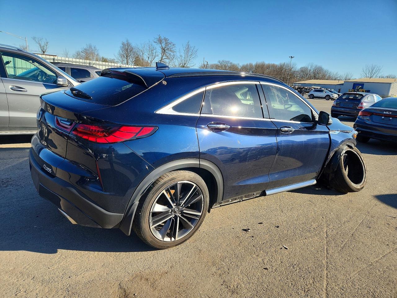 2023 Infiniti Qx55 Luxe - Image 3