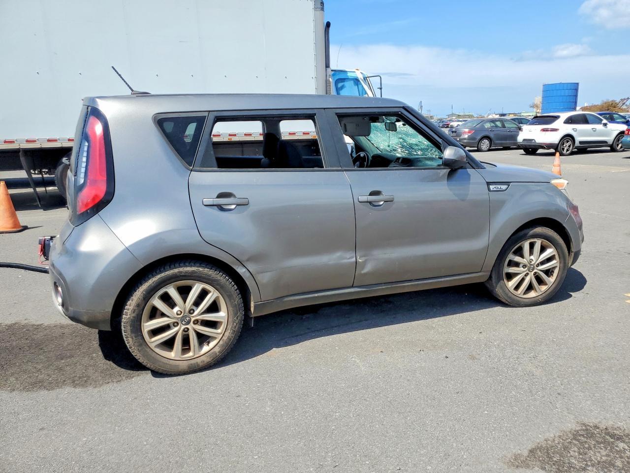 2018 Kia Soul + - Image 3