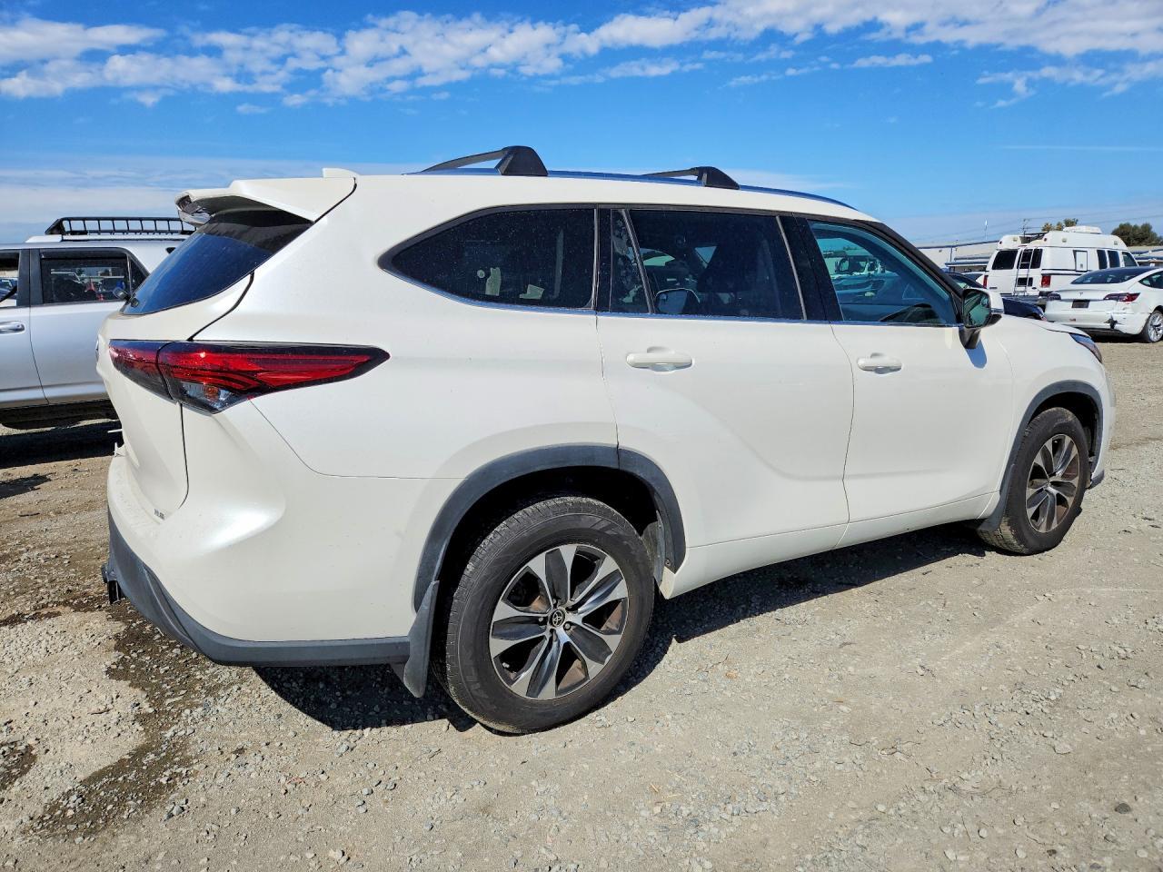 2021 Toyota Highlander Xle - Фото 3