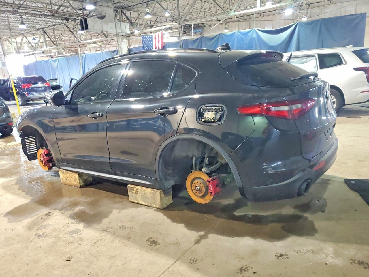 2019 Alfa Romeo Stelvio Ti - Image 2