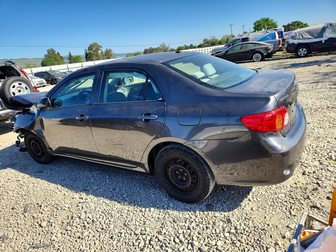 2010 Toyota Corolla Le - Фото 2