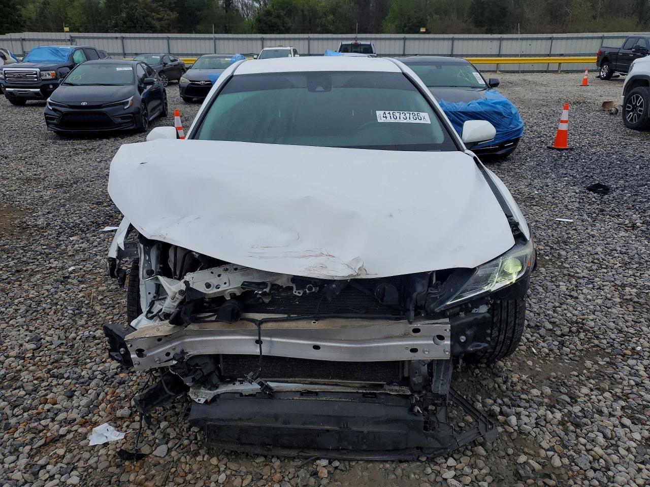 2020 Toyota Camry Se - Фото 5