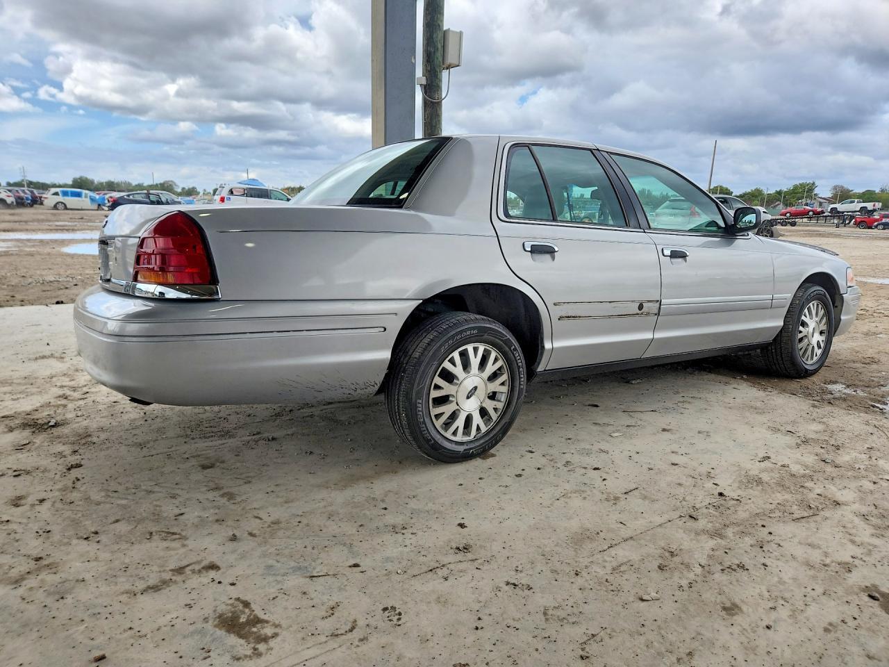 2003 Ford Crown Victoria Lx - Фото 3
