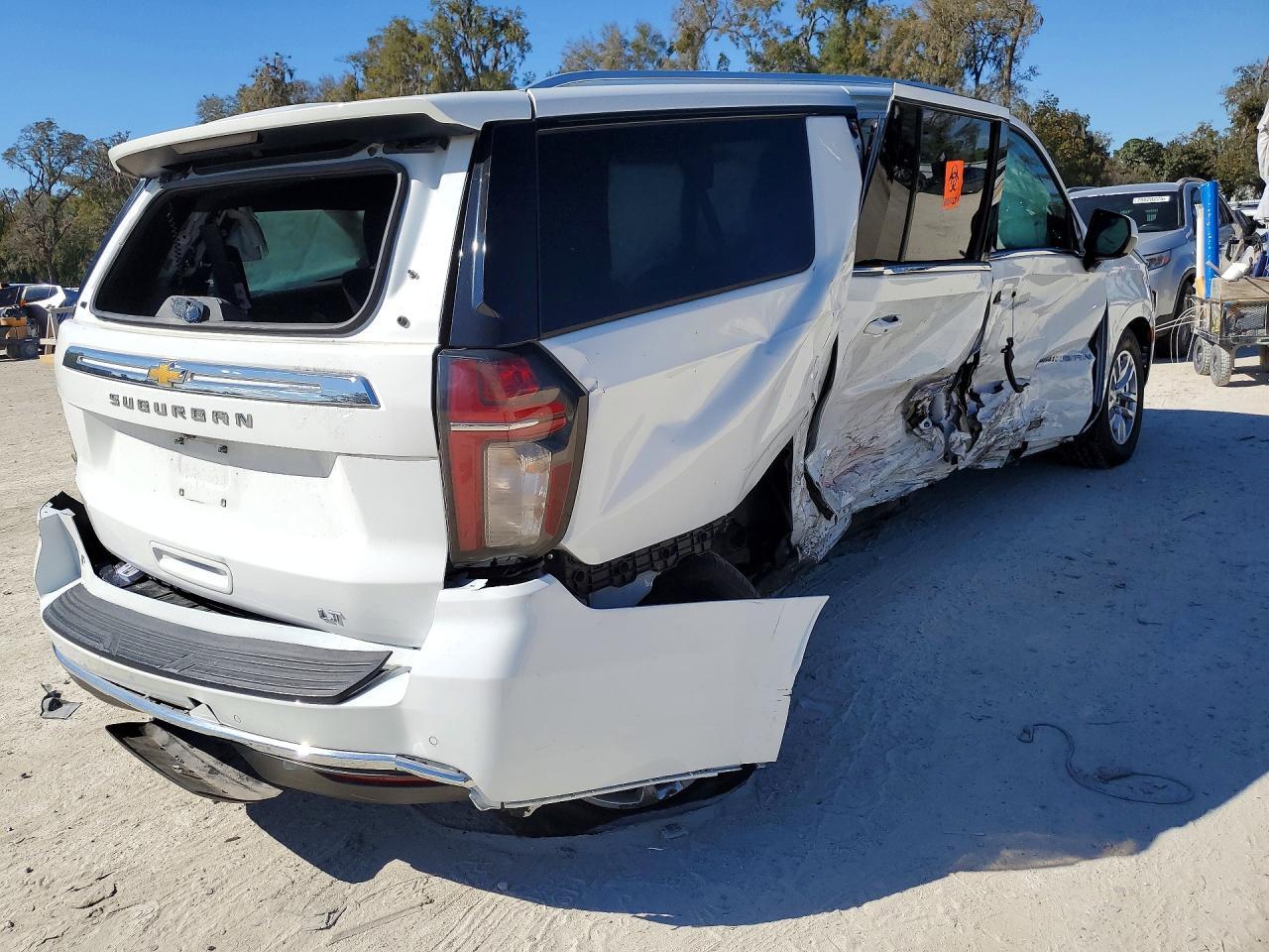 2021 Chevrolet Suburban C1500 Lt - Фото 3