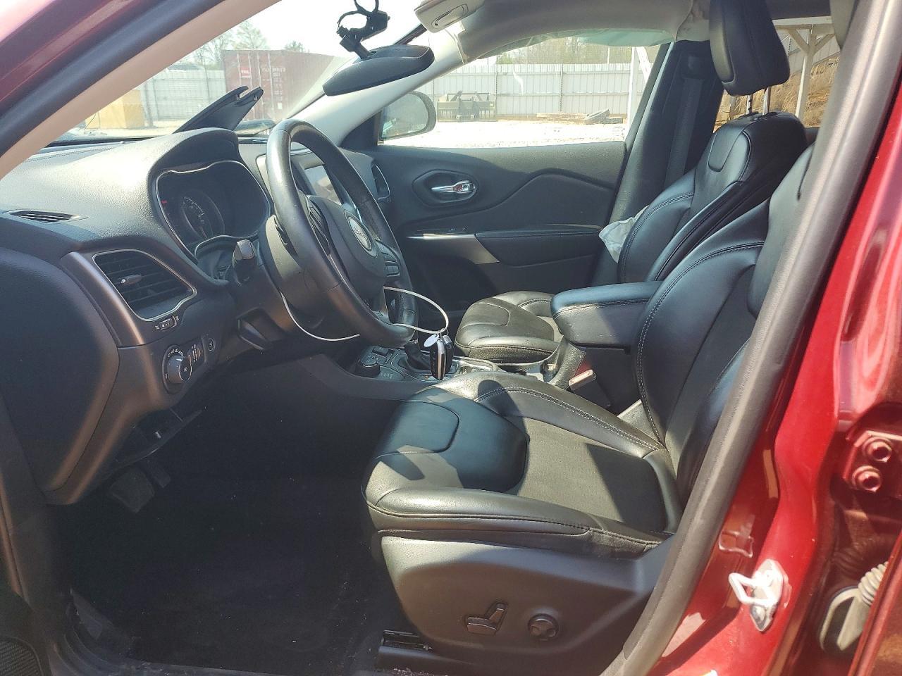 2019 Jeep Cherokee Latitude Plus - Image 7
