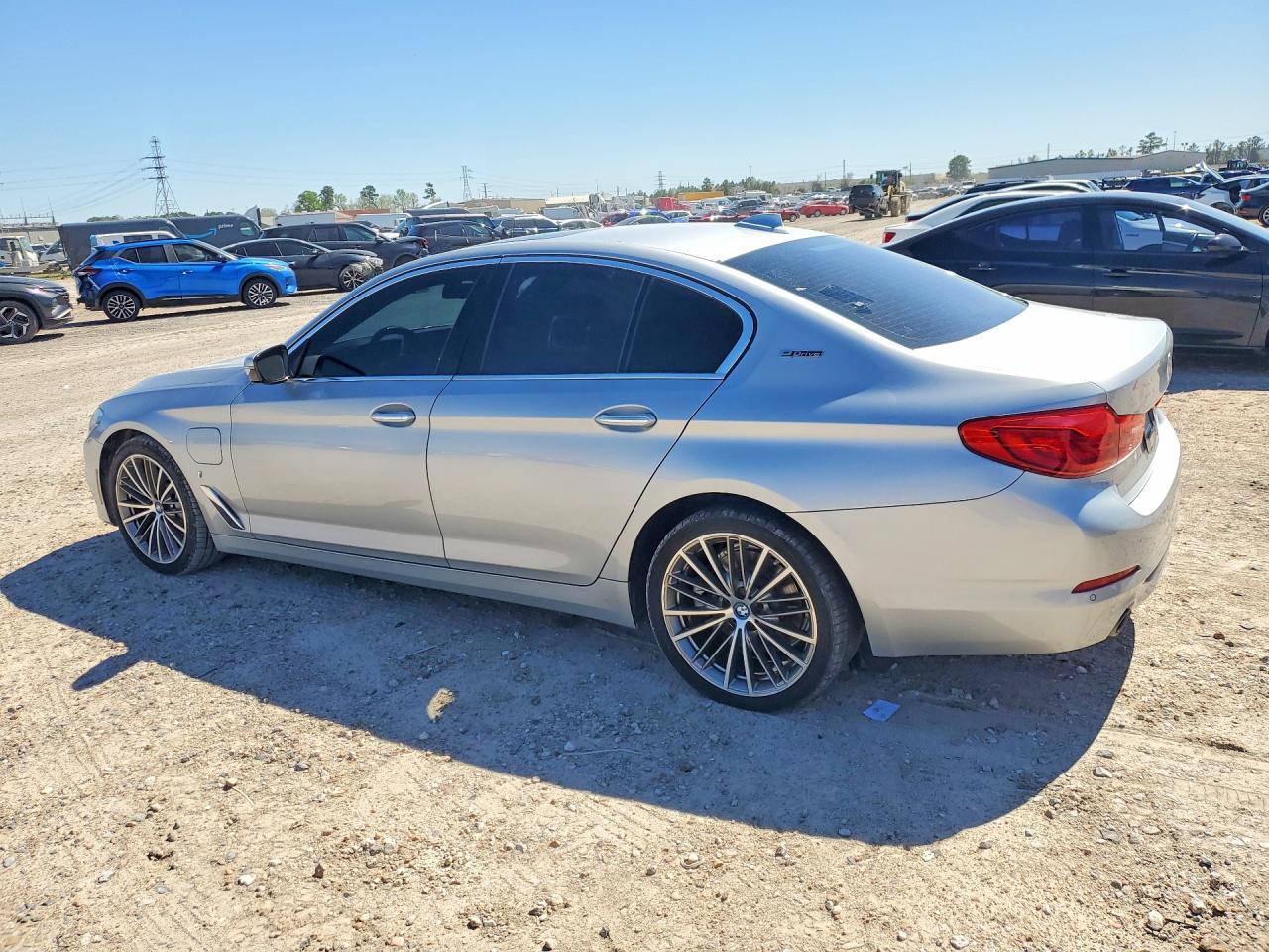 2018 BMW 530E - Фото 2