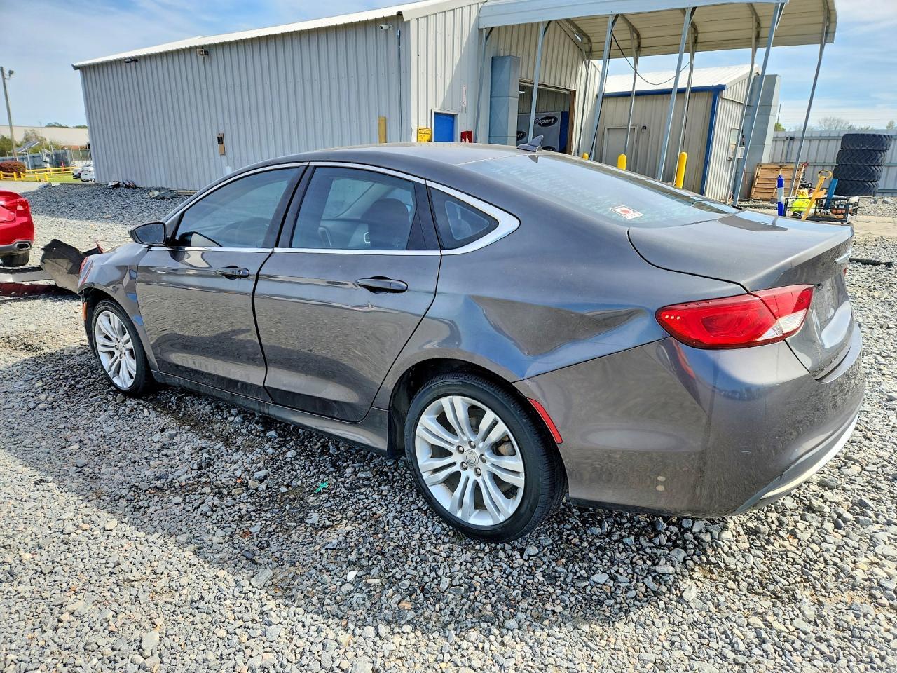 2016 Chrysler 200 Limited - Фото 2