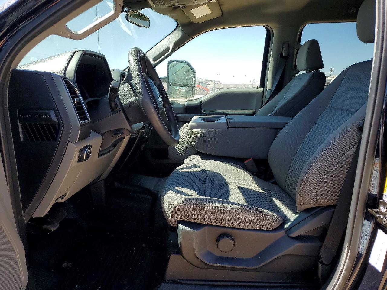2022 Ford F350 Super Duty - Фото 7